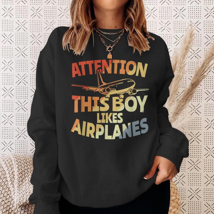 This Boy Likes Planes Aviation Boys Sweatshirt Geschenke für Sie