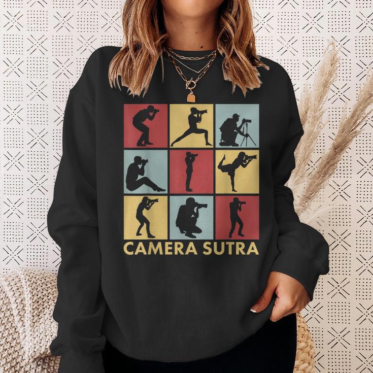 Camera Sutra Camera Photography Photographer Sweatshirt Geschenke für Sie