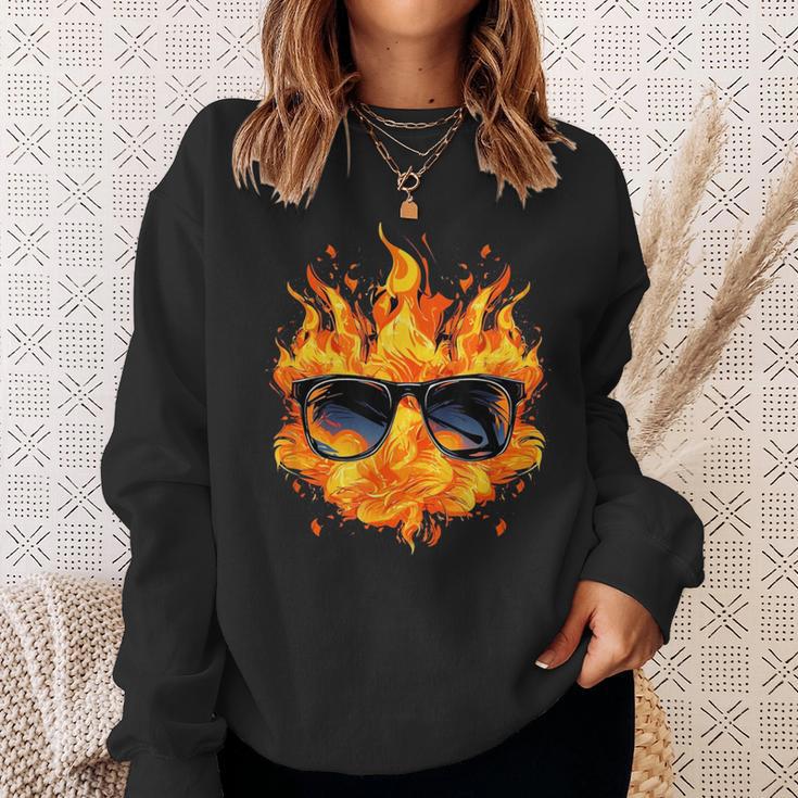 Cool Fire And Flames Glasses Sweatshirt Geschenke für Sie