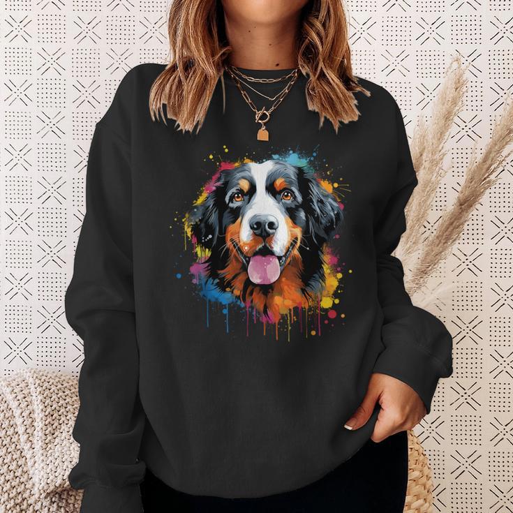 Cute Bernese Mountain Dog On Painted Bernese Mountain Dog Sweatshirt Geschenke für Sie