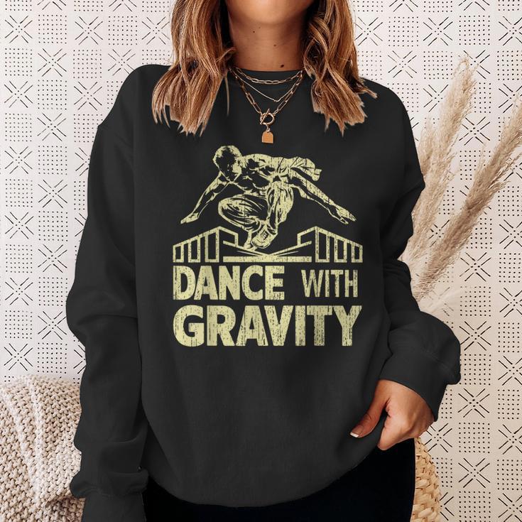 Dance With Gravity Parkour Sweatshirt Geschenke für Sie