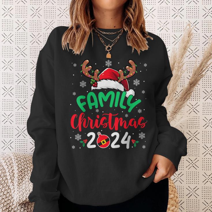 Family Christmas 2024 Santa Reindeer Matching Family Group Sweatshirt Geschenke für Sie