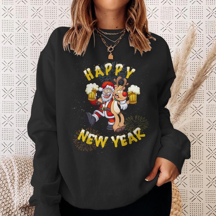 Happy New Year Santa With Rudolph The Reindeer Party Sweatshirt Geschenke für Sie