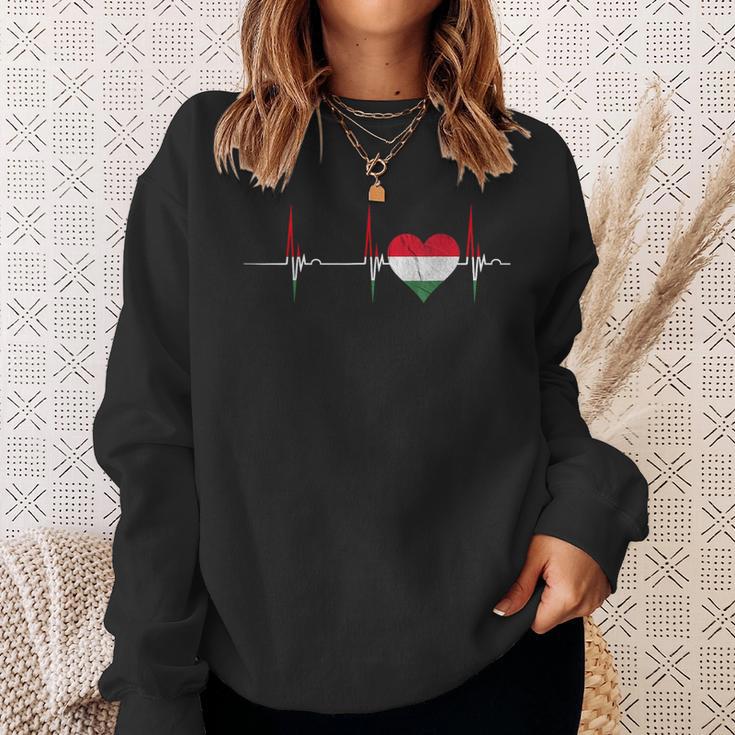 Hungary Heart Ungare Heartbeat Ecg Pulse Hungarian Hungary S Sweatshirt Geschenke für Sie