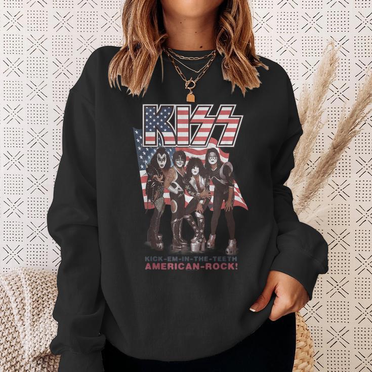 Kiss Kick Em In The Th Sweatshirt Geschenke für Sie