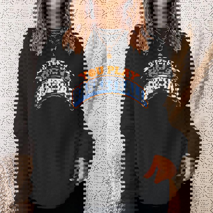 Laida Es Mejor Cuando Juegas Al Jugador Aficionado Al Baloncesto Camisa de entrenamiento Regalos para ella