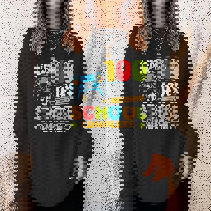 Level 100 Days Of School Completed Gaming Gamer Boy Sweatshirt Gifts for Her