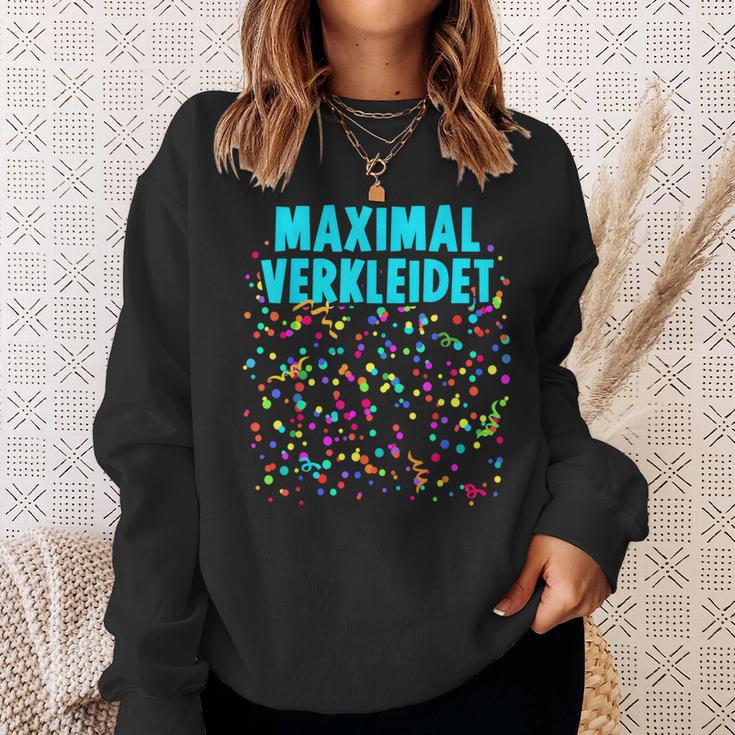 Maximally Dressed With Confetti Costume For Carnival Fancy Dress Sweatshirt Geschenke für Sie