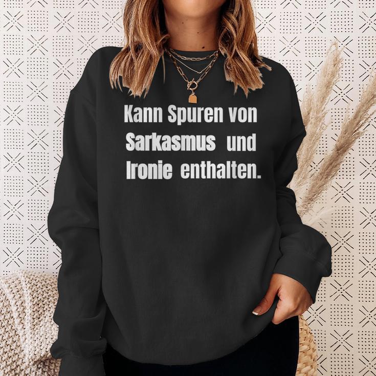 May Contain Traces Of Sarcasm And Irony Leaflet Sweatshirt Geschenke für Sie