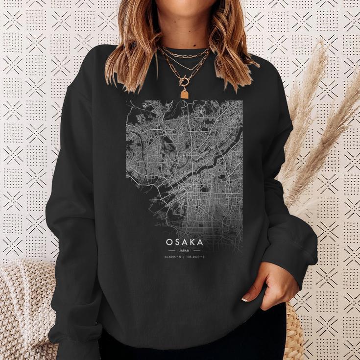 Osaka Japón City Coordenadas Skyline City Mapa Camisa de entrenamiento Regalos para ella