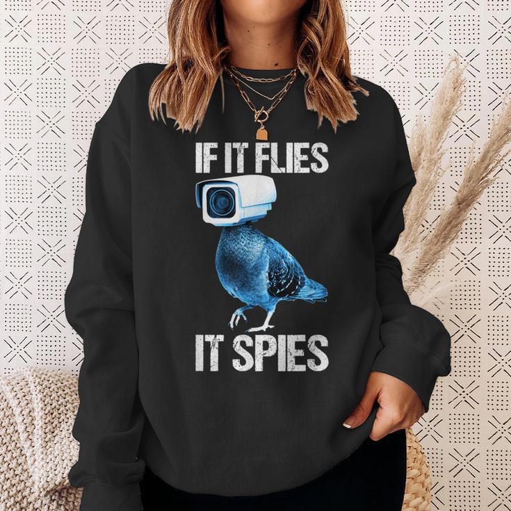 Pigeons Aren't Real If It Flies It Spies Sweatshirt Geschenke für Sie