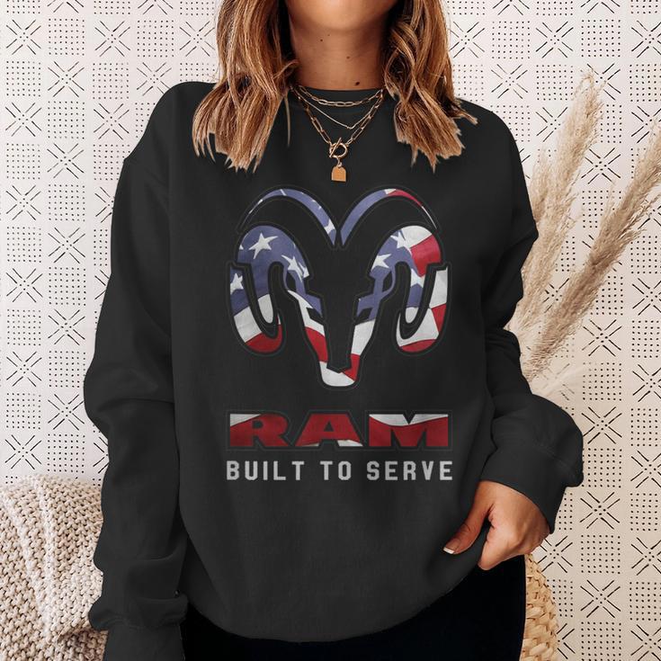 Ram Trucks Americana Built To Serve Sweatshirt Geschenke für Sie