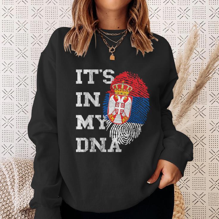 With Serbian Flag Es Ist In My Dna Serbe Genetic Sweatshirt Geschenke für Sie