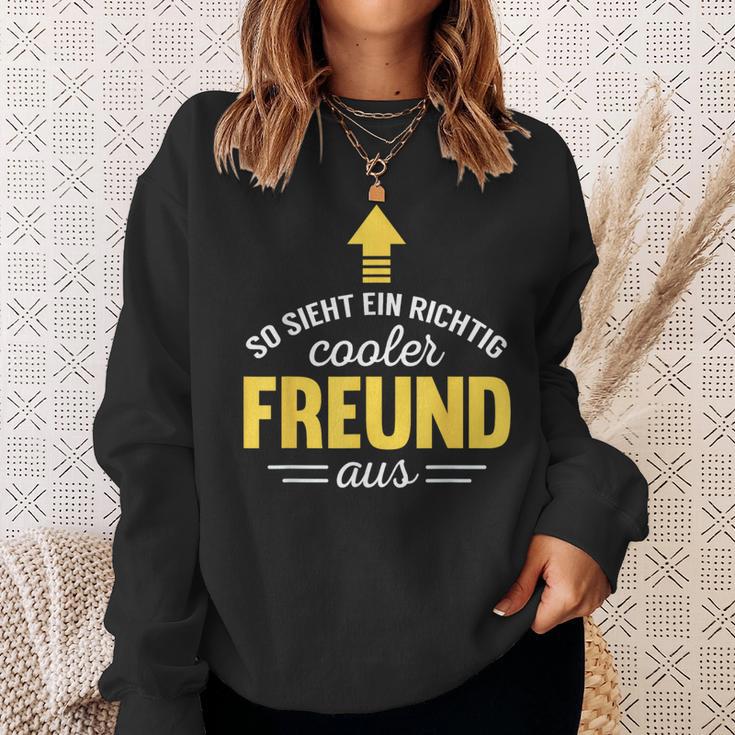 So Looks A Really Cool Friend Birthday Sweatshirt Geschenke für Sie