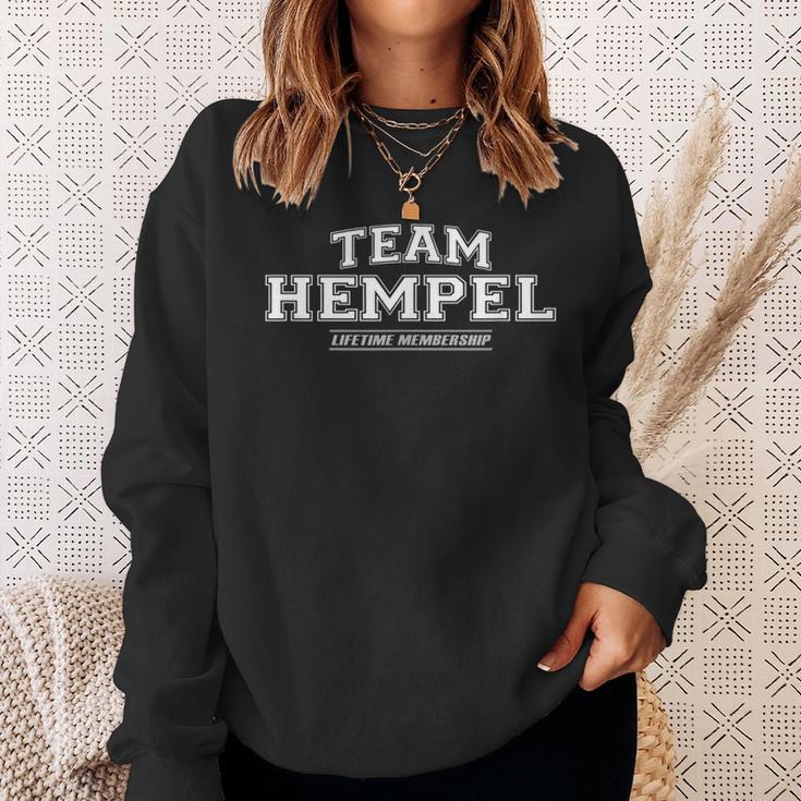 Team Hempel Proud Surname Last Name Sweatshirt Geschenke für Sie