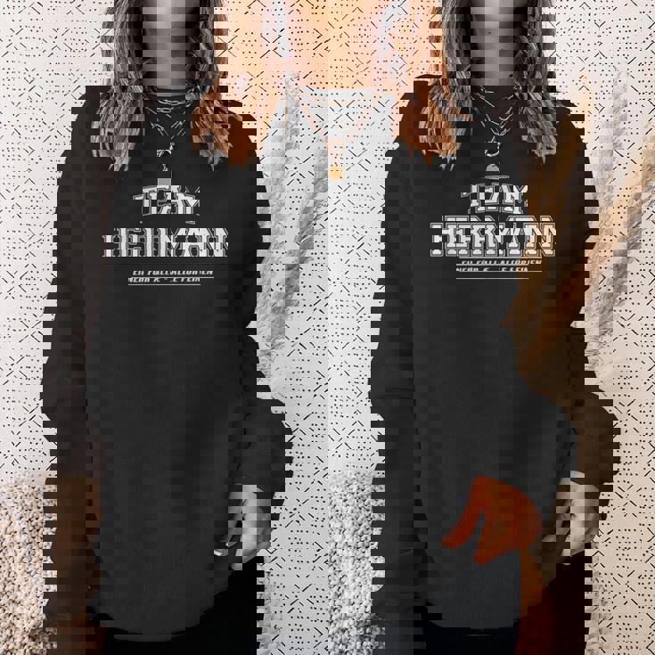 Team Herrmann Stolze Familie Nachname Sweatshirt Geschenke für Sie
