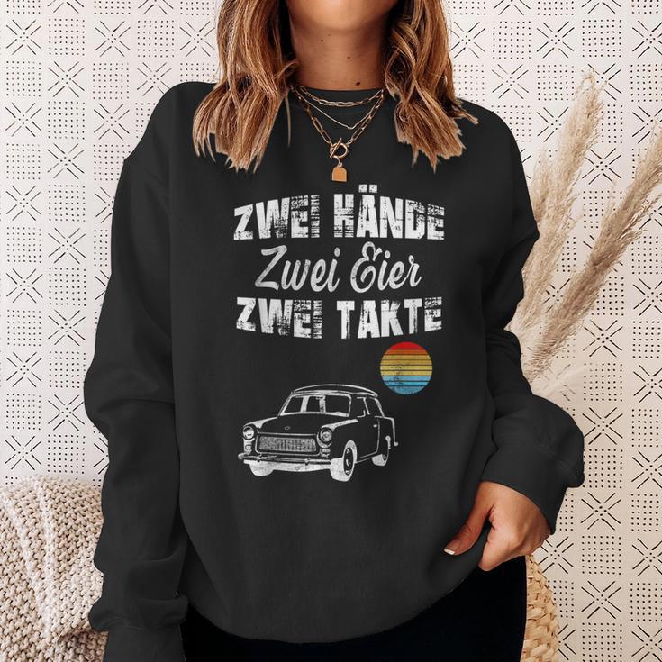 Trabi Ddr Two Stroke Two Eggs Two Hands Sweatshirt Geschenke für Sie