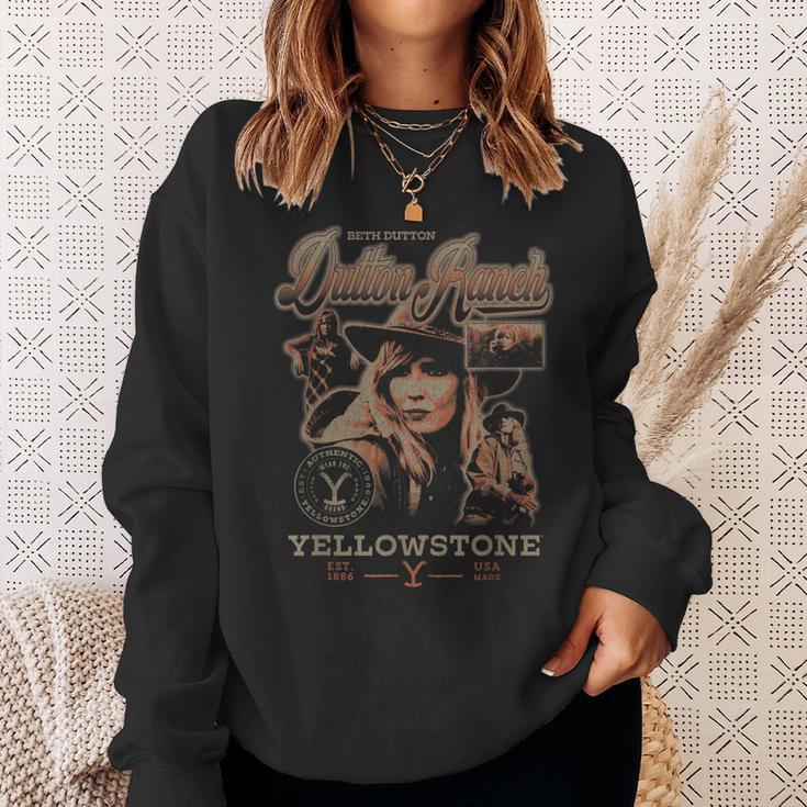 Yellowstone Iconic Beth Dutton Distressed Big Chest Poster Sweatshirt Geschenke für Sie