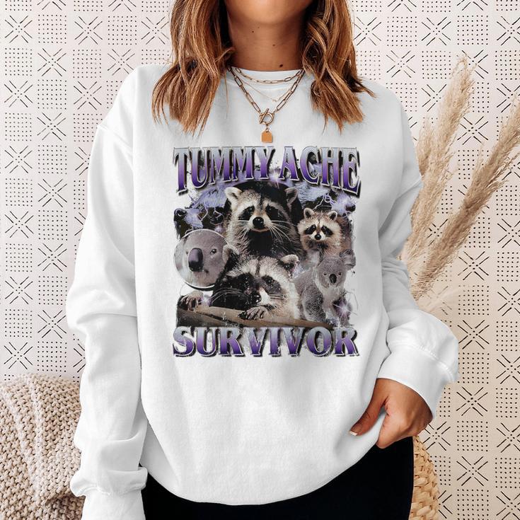 Belly Pain Survivor Raccoon Sweatshirt Geschenke für Sie