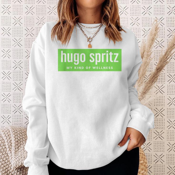 Hugo & Spritz My Kind Of Wellness Summer Cocktail Sparkling Team Sweatshirt Geschenke für Sie