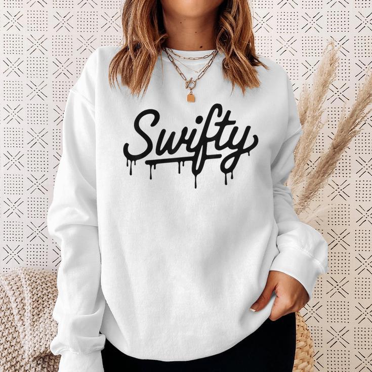 Swifty Fan Merch Ns First Name Taylor Outfit Drip Gray Sweatshirt Geschenke für Sie