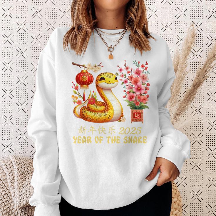 Year Of The Snake 2025 Lunar Chinese New Year Red Red Sweatshirt Geschenke für Sie