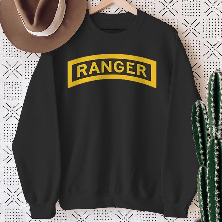 Army Ranger Ranger Tab Us Army Ranger School Sweatshirt Geschenke für alte Frauen