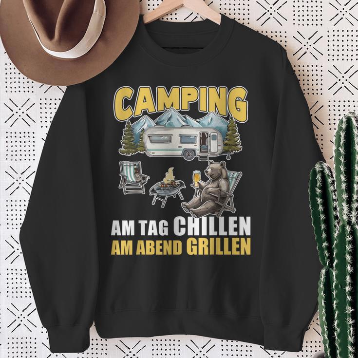 Barbecue And Chillen Camper Saying Caravan Camping Sweatshirt Geschenke für alte Frauen