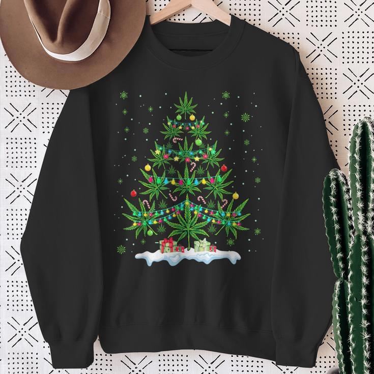 Cannabis Christmas Tree Marijuana Sweatshirt Geschenke für alte Frauen