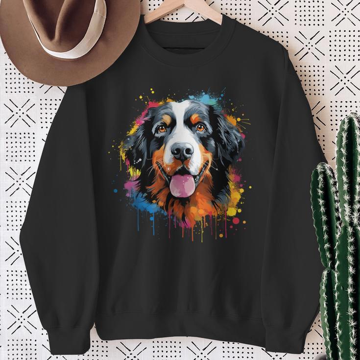 Cute Bernese Mountain Dog On Painted Bernese Mountain Dog Sweatshirt Geschenke für alte Frauen