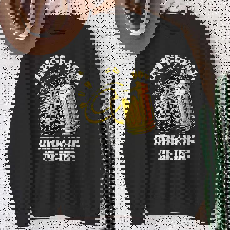 Dart Und Bier Darum Bin Ich Hier Dartscheibe Retro Dart Sweatshirt Geschenke für alte Frauen