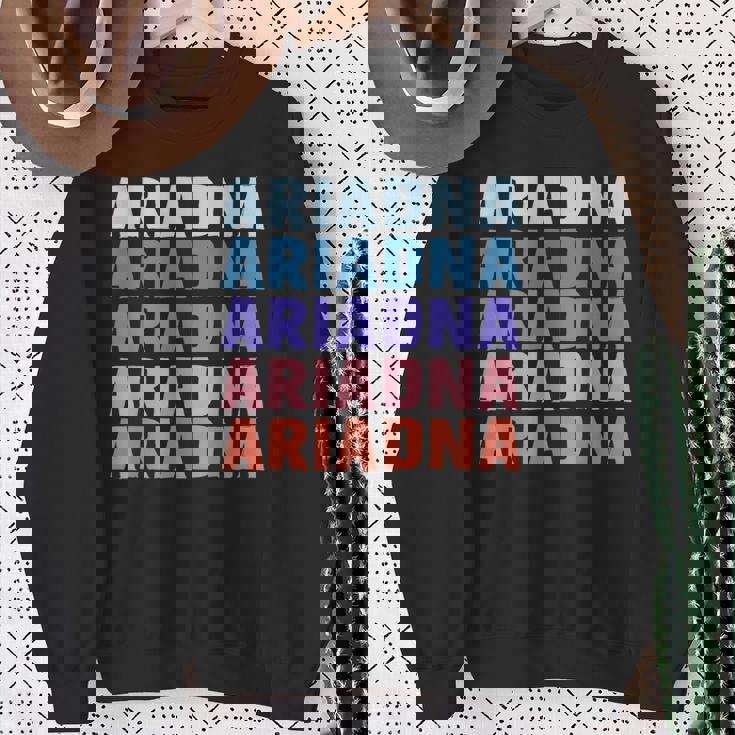 Divertido Regalo Nombre Ariadna Personalizado Primer Nombre Camisa de entrenamiento Regalos para ancianas