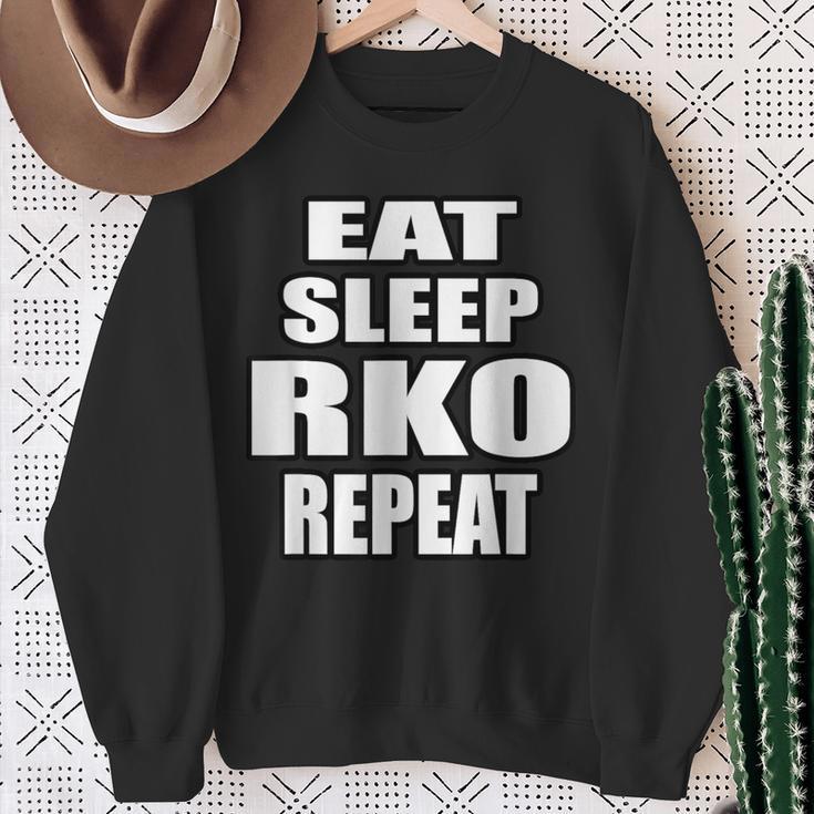 Eat Sleep Rko Repeat Trending Sweatshirt Geschenke für alte Frauen