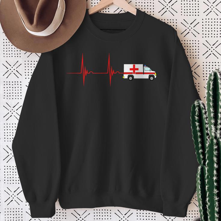 Emergency Car Heartbeat Ekg Pulse Ambulance Driver Rescuer Sweatshirt Geschenke für alte Frauen