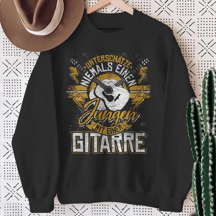 Under Estimate A Boy With A Guitar Sweatshirt Geschenke für alte Frauen