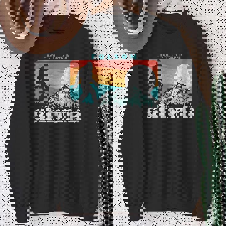 Folsom California Retro 80S Bigfoot Mountains Sweater e Cadeaux pour les femmes âgées