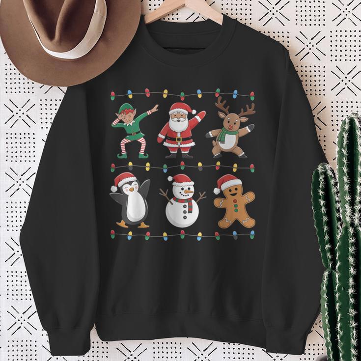 Christmas Reindeer Penguin Graphic With Santa Hat Sweatshirt Geschenke für alte Frauen