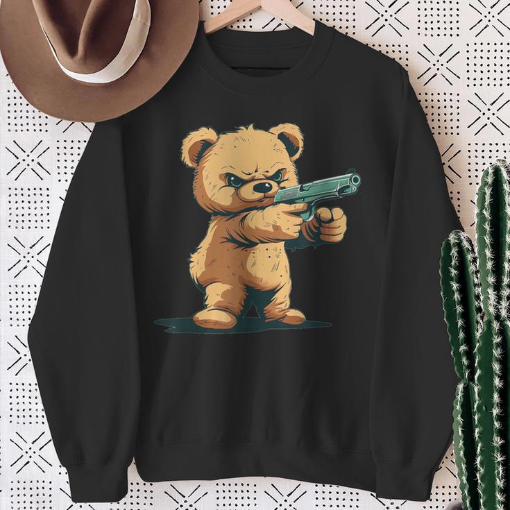 Teddy Bear With Gun For Gun Lovers Sweatshirt Geschenke für alte Frauen