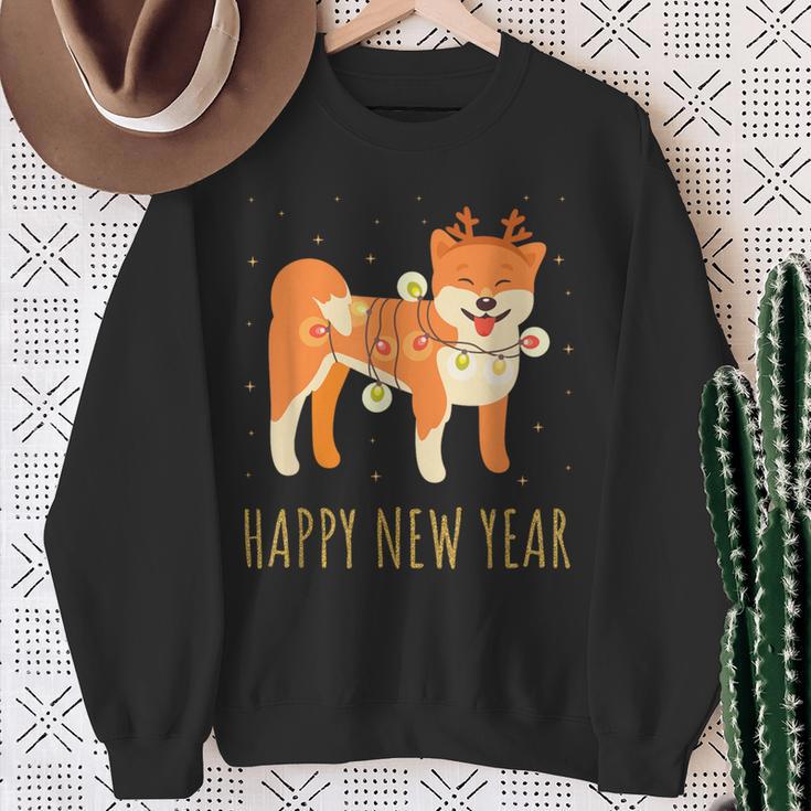 Happy Shiba Dog Celebrates New Year's Eve In Christmas Lights Sweatshirt Geschenke für alte Frauen