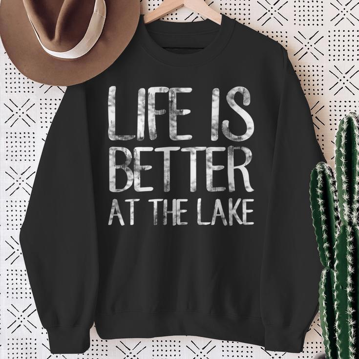 Humoristique Life Is Better At The Lake Manche Longue Sweater e Cadeaux pour les femmes âgées