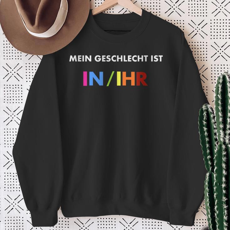 Humorous Statement My Gender Is InIhr Sweatshirt Geschenke für alte Frauen