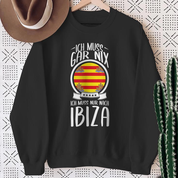 Ich Muss Gar Nix Ich Muss Nur After Ibiza Holiday Travel Sweatshirt Geschenke für alte Frauen