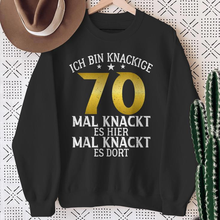 Krisige 70 Mal Knackt Es Hier Mal Da 70 Birthday S Sweatshirt Geschenke für alte Frauen