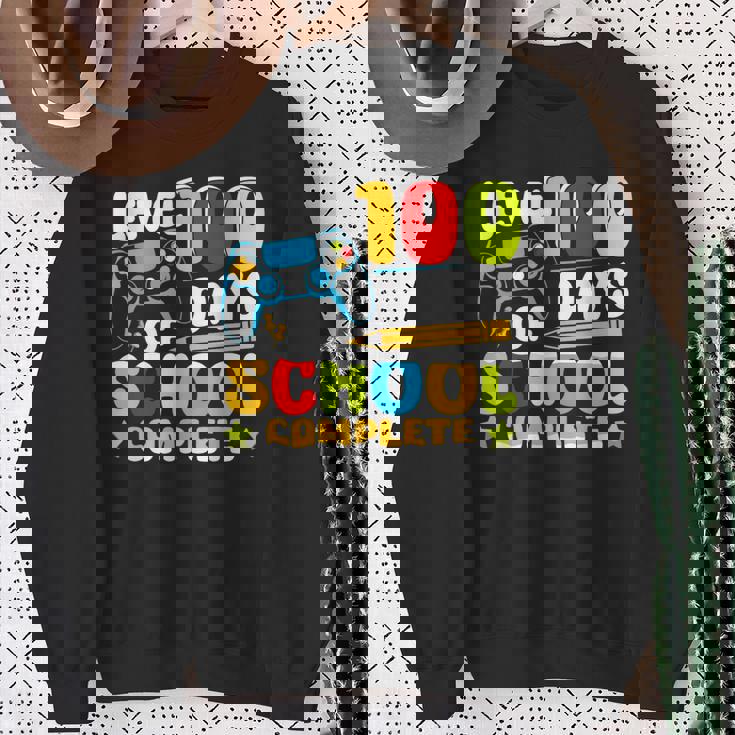 Level 100 Days Of School Completed Gaming Gamer Boy Sweatshirt Gifts for Old Women
