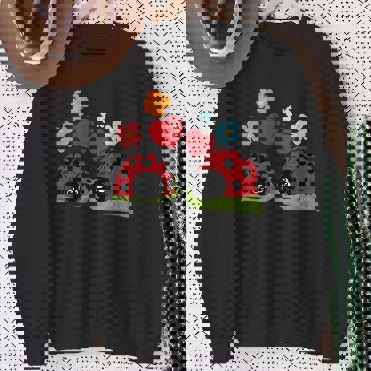 Marienkäfer Liebe I Insekt Niedlich Siebenpunkt Käfer Kinder Sweatshirt Geschenke für alte Frauen