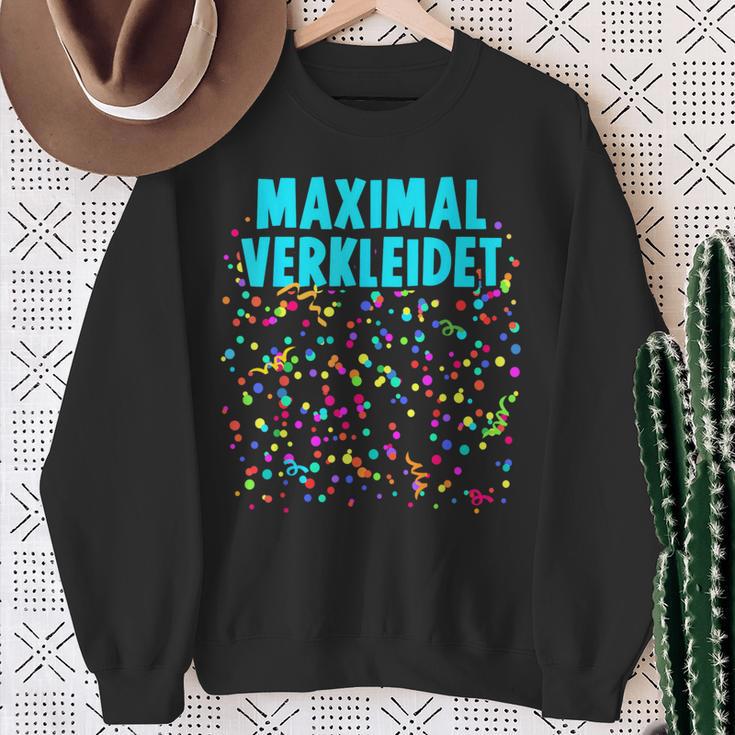 Maximally Dressed With Confetti Costume For Carnival Fancy Dress Sweatshirt Geschenke für alte Frauen