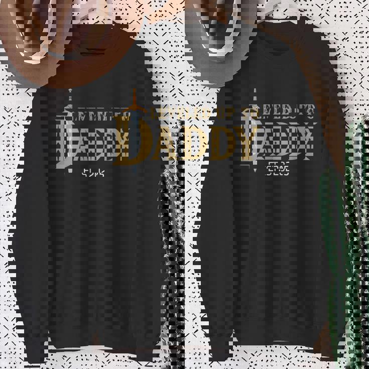 Nivelado Hasta Papá Est 2025 Nivel Desbloqueado Papá Gaming Camisa de entrenamiento Regalos para ancianas