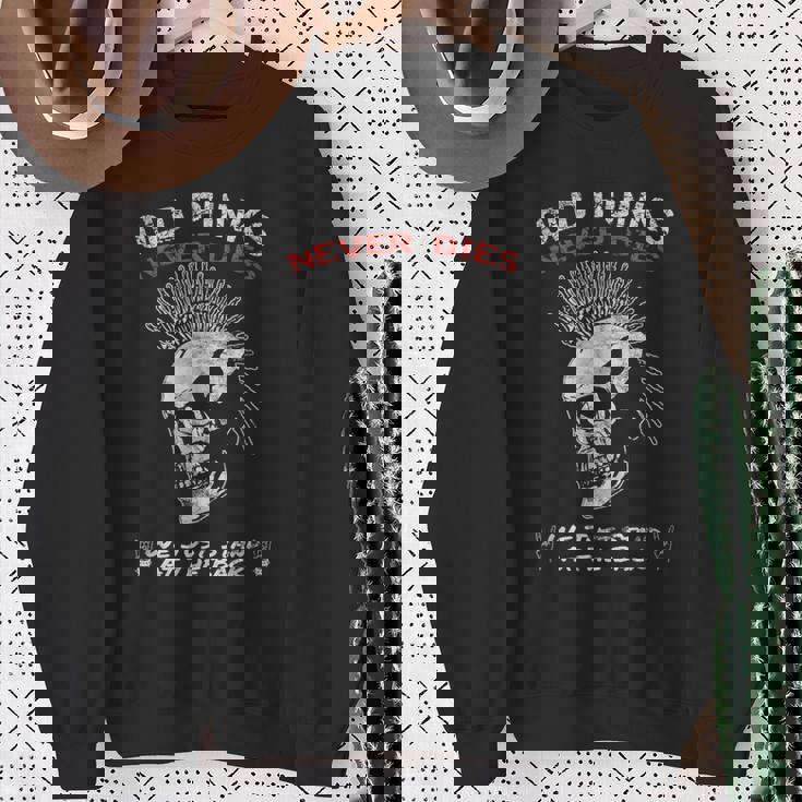 Old Punks Never Dies Punk Rock Music & Punks Camisa de entrenamiento Regalos para ancianas