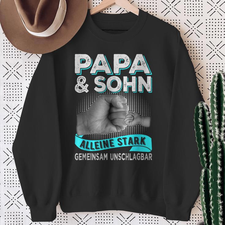 Papa Und Sohn Alleine Stark Gemeinsam Unschlagbar Father's Day Sweatshirt Geschenke für alte Frauen