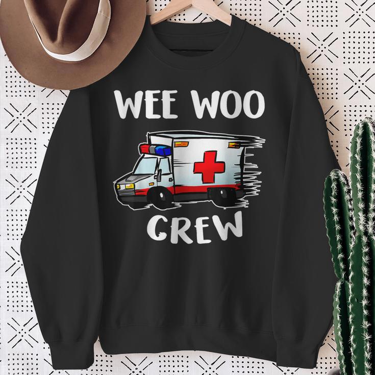 Paramedic Ambulance Wee Woo Crew Sweatshirt Geschenke für alte Frauen